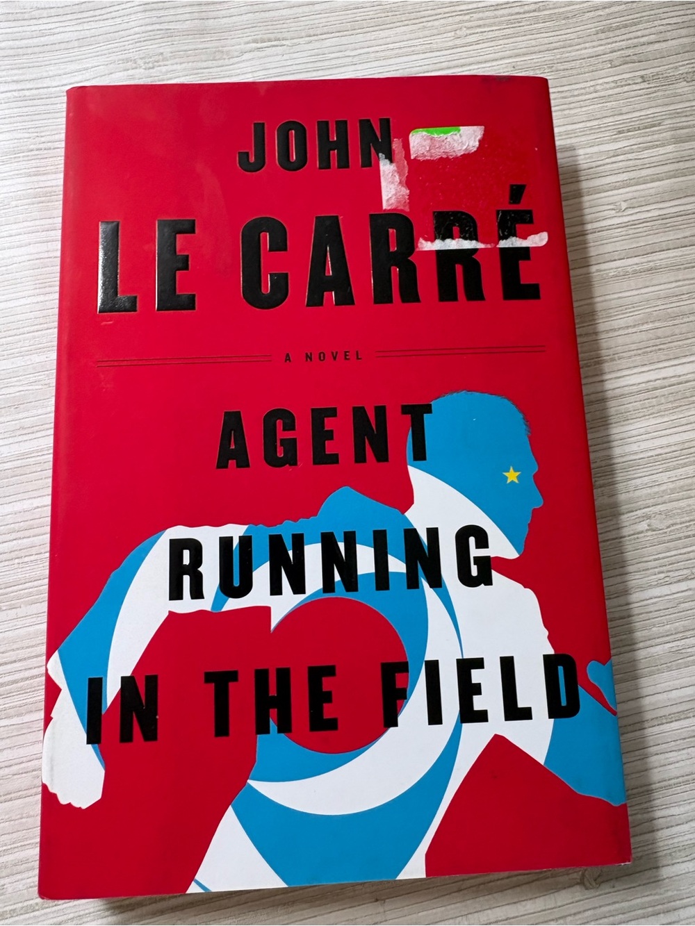 📚 Agent running in the field by John Le carre hardcover like new 📚